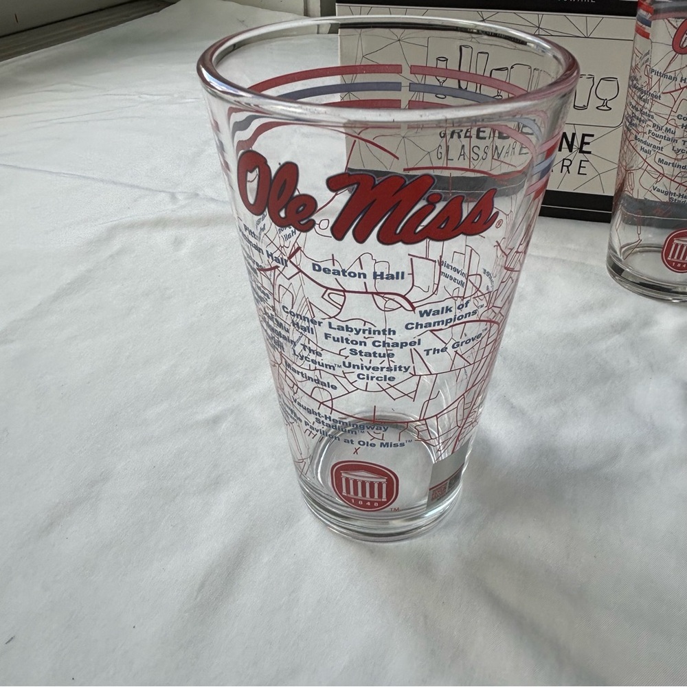 Ole Miss University of Mississippi Logo Campus Map Pint Glasses NIB - Picture 2 of 9